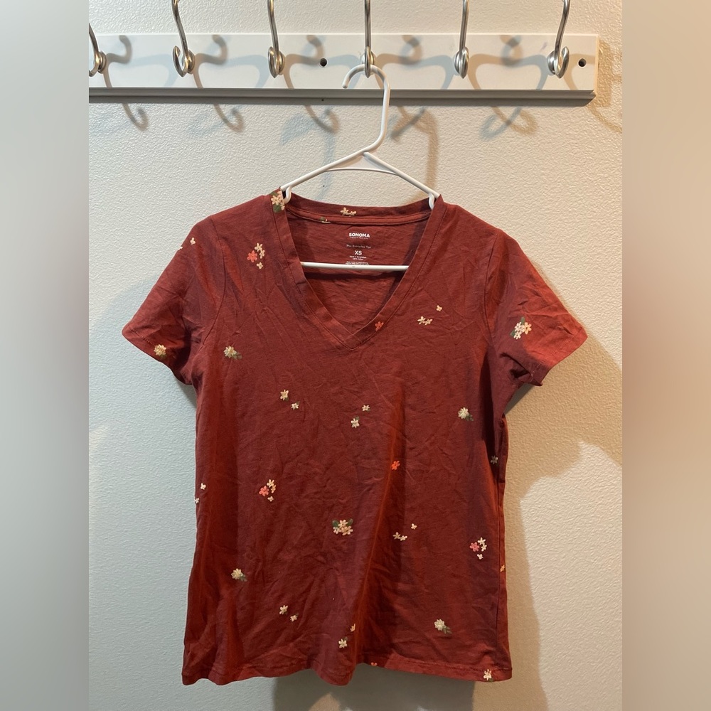 Sonoma V Neck Tee Size XS